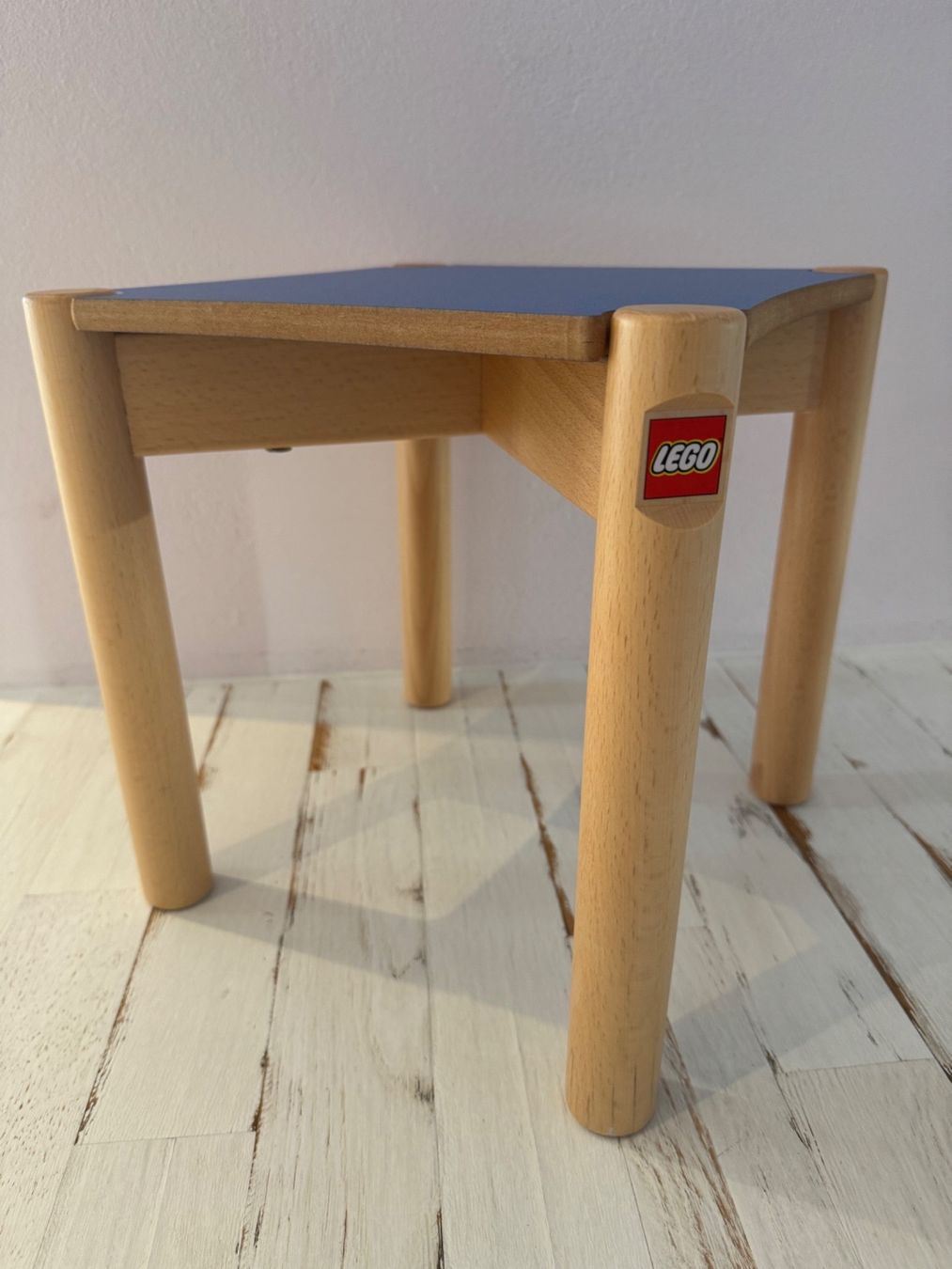Tische: Lego Spieltisch Original + 2 Stühle + 2 Hocker – Gebraucht aus Solothurn von Manjascha 4