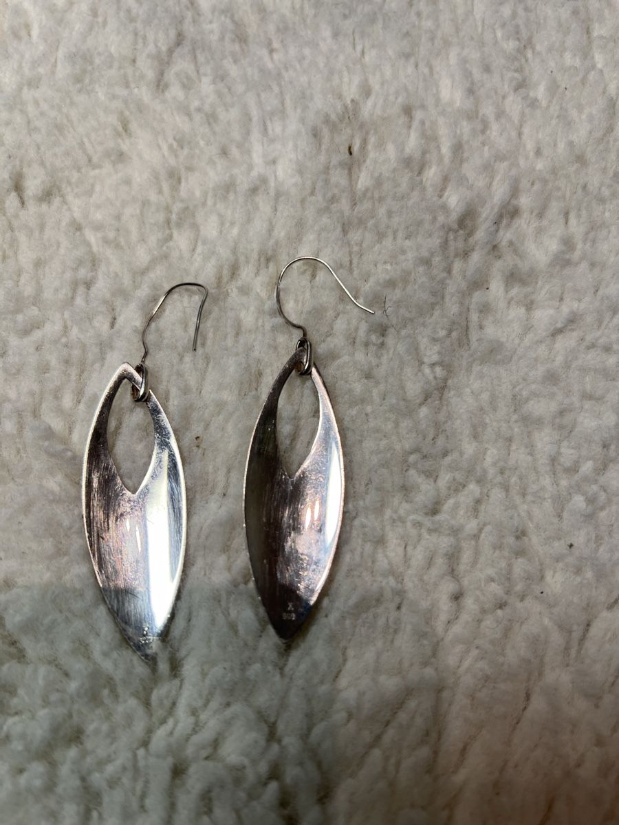 Ohrringe & -stecker: Boucles d'oreilles argentées modernes – Gebraucht aus Chenens von anasantos90 5