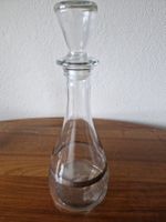 Glaskaraffe mit Platinrand und Gravur , Vintage