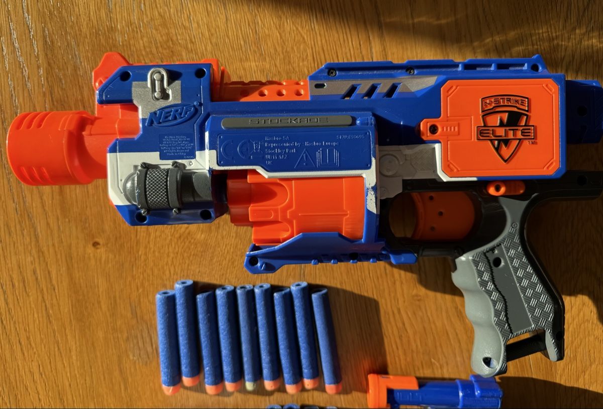 Nerf Spielzeuge: Nerf guns mit Munition – Gebraucht aus Schwanden b. Brienz von Baal1 1