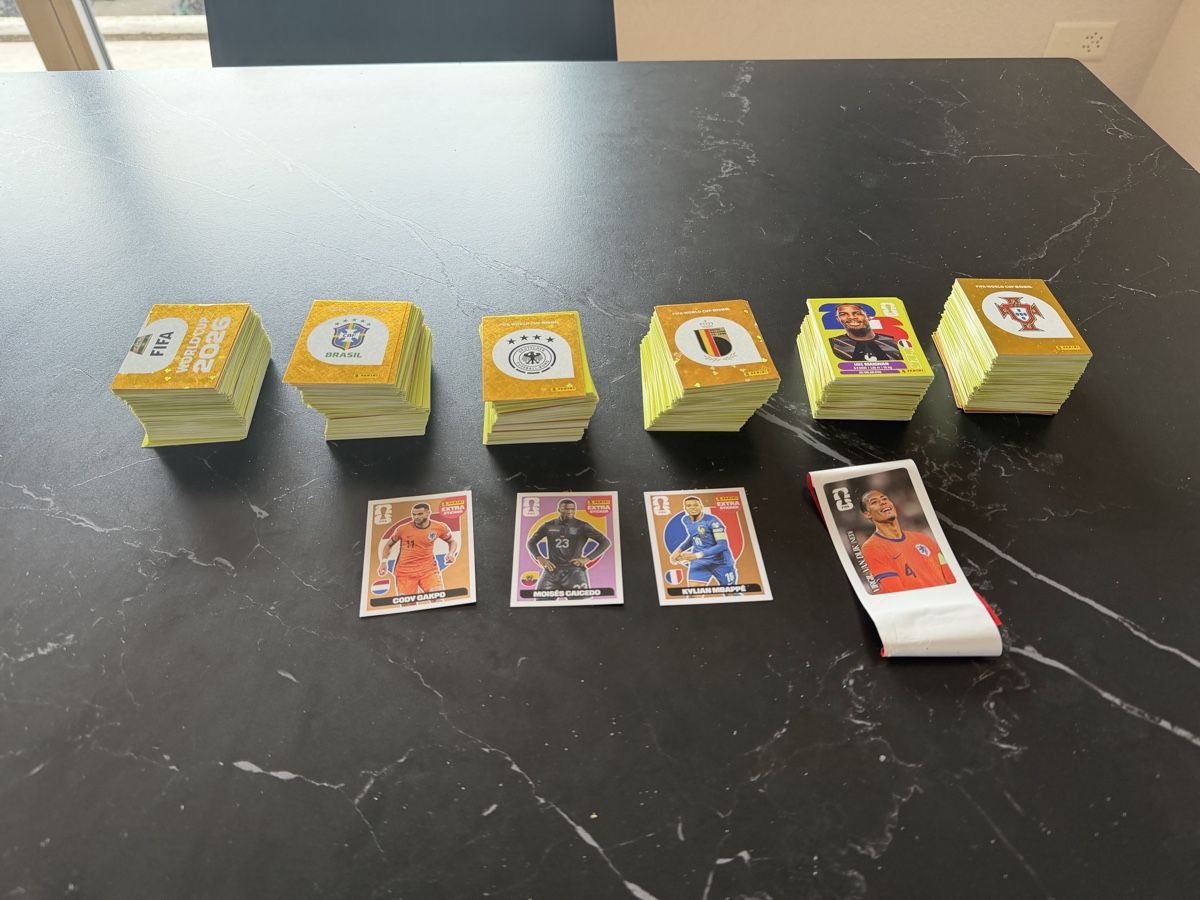 Panini Carte collezionabili: Panini Sticker Sammlung – 980 Sticker – Nuovo (secondo la descrizione) da Gossau SG venduto da davidkeller18