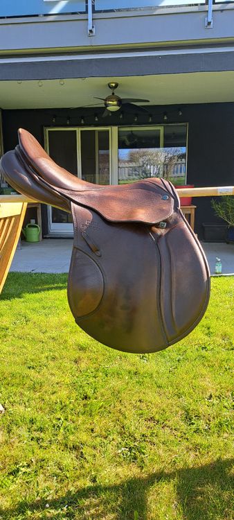 Selle De Saut Stübben – 17/17.5 Pouces, Occasion