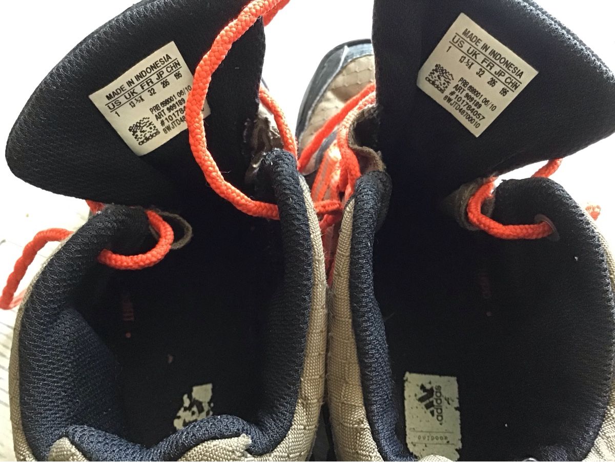 Adidas Scarpe da uomo: Adidas Schuhe Gr. 32, wasserfest (Frisch gewaschen).Guten Zu – Usato da Seuzach venduto da Tureda 4