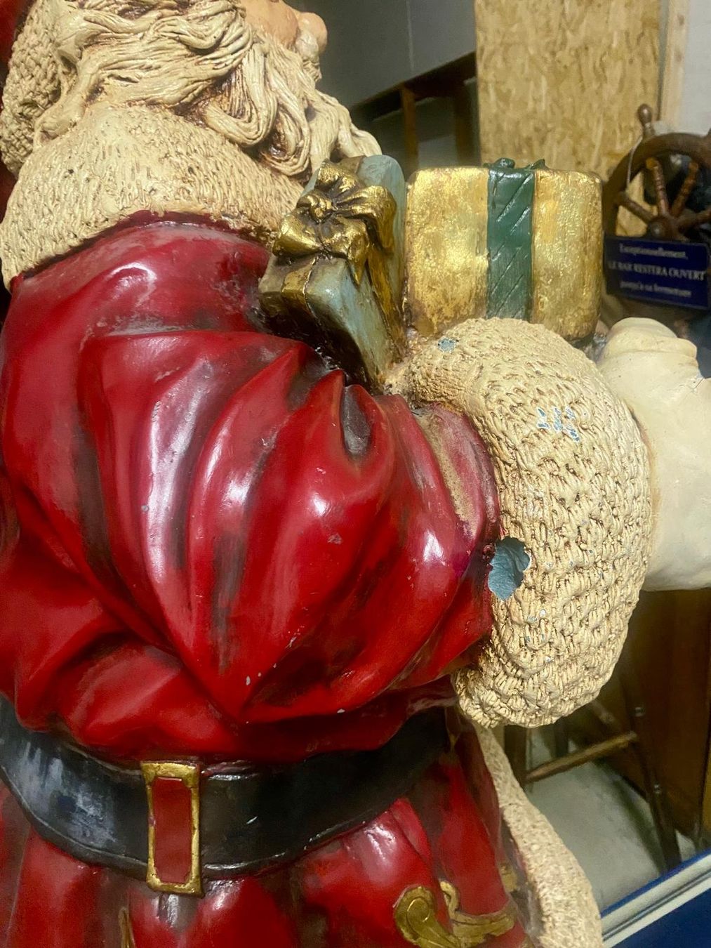 Toutes les décorations: Père Noël décoratif grand modèle – D'occasion à Vevey par Cheyenne18 2
