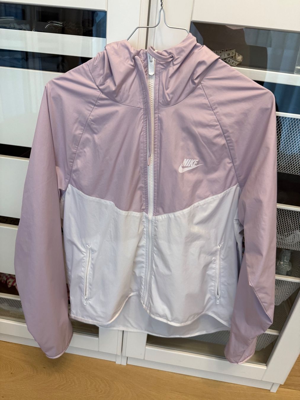 Nike Vestes: Windrunner Nike Lila/weiss, S – Neuf (Voir description) à Uitikon Waldegg par SIMI086