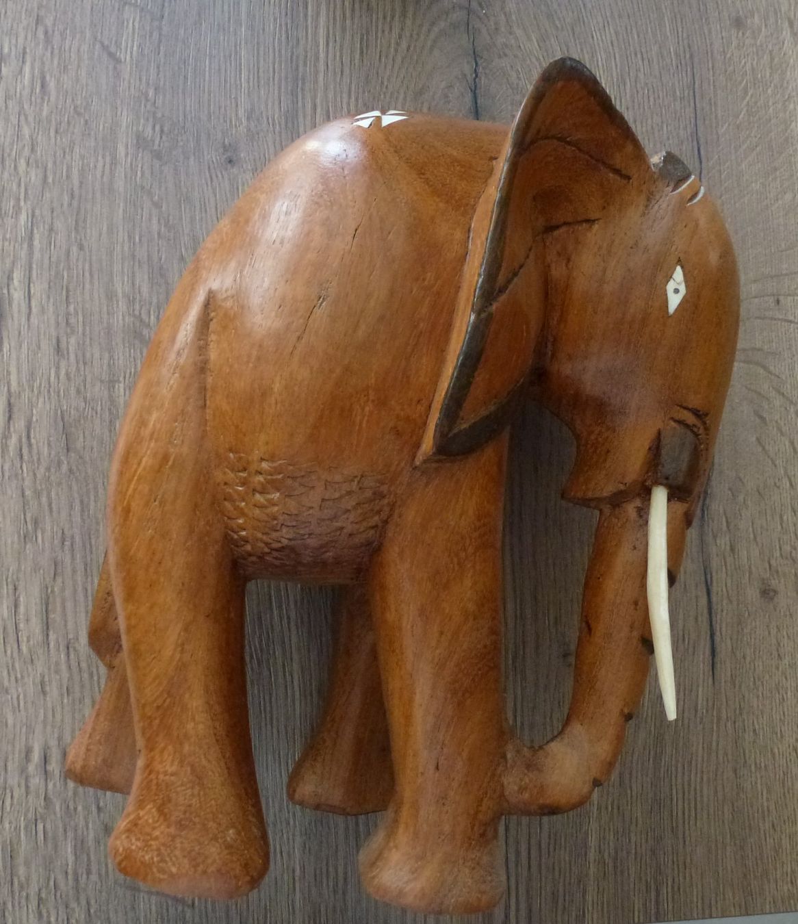 Articoli in legno: Eléphant en bois – Usato da arconciel venduto da schoulon 1