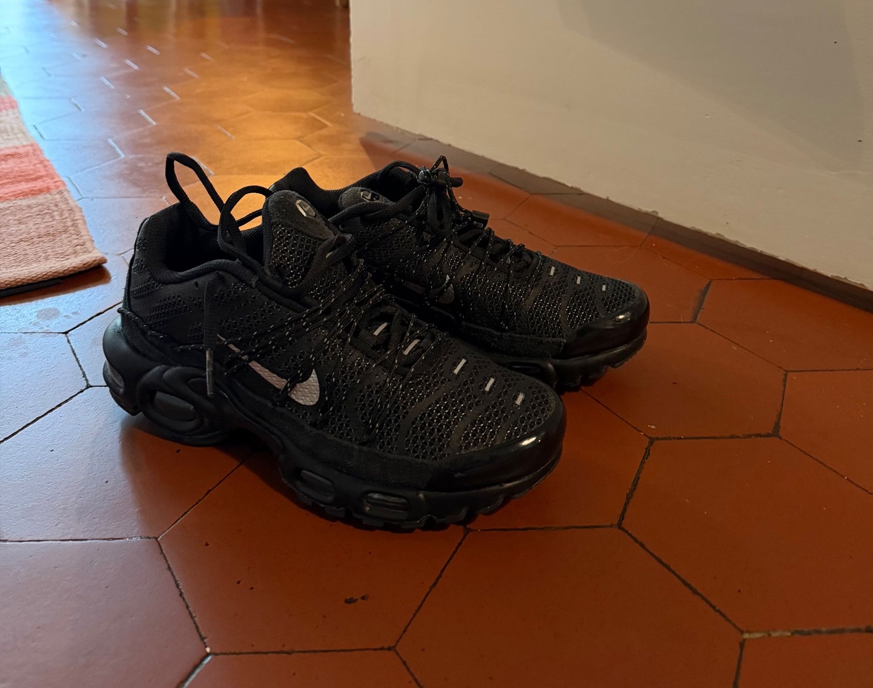Nike Chaussures femmes: Nike Air Max Plus Utility Schwarz Gr. 38 – D'occasion à Zürich par tameier98