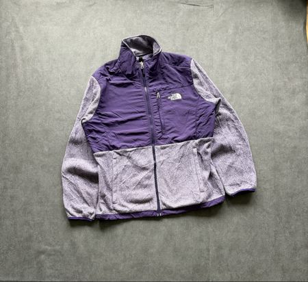 40. Veste polaire The North Face violette, taille L
