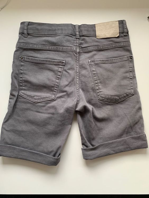 Zara Hosen: kurze graue Jeanshose / Hot Pants Grösse 11-12 (152cm) – Gebraucht aus Aarau von REVIVI 5