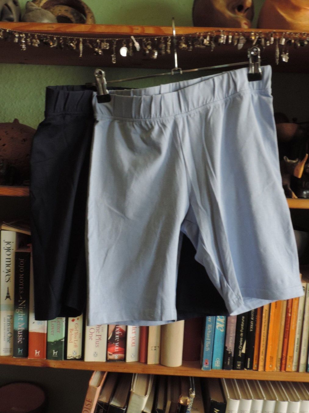 Pantaloni: shorts stretch bleus – Nuovo (secondo la descrizione) da Genève venduto da Axelle333 1