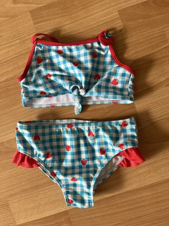 Bikini mit Erdbeeren Gr. 116-122