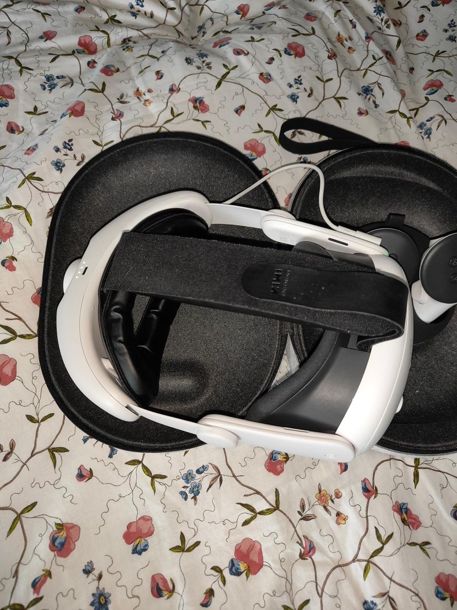 Meta Casco VR: Meta quest 3 mit batterie pack und hülle – Usato da Wangen ZH venduto da tel_gxb5 1