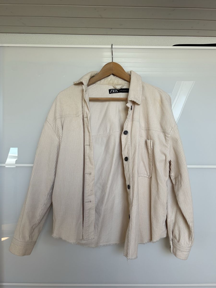 Zara Jacken: Zara leichte Jacke weiss/creme, Grösse M – Gebraucht aus Erlen von nin_b8c6