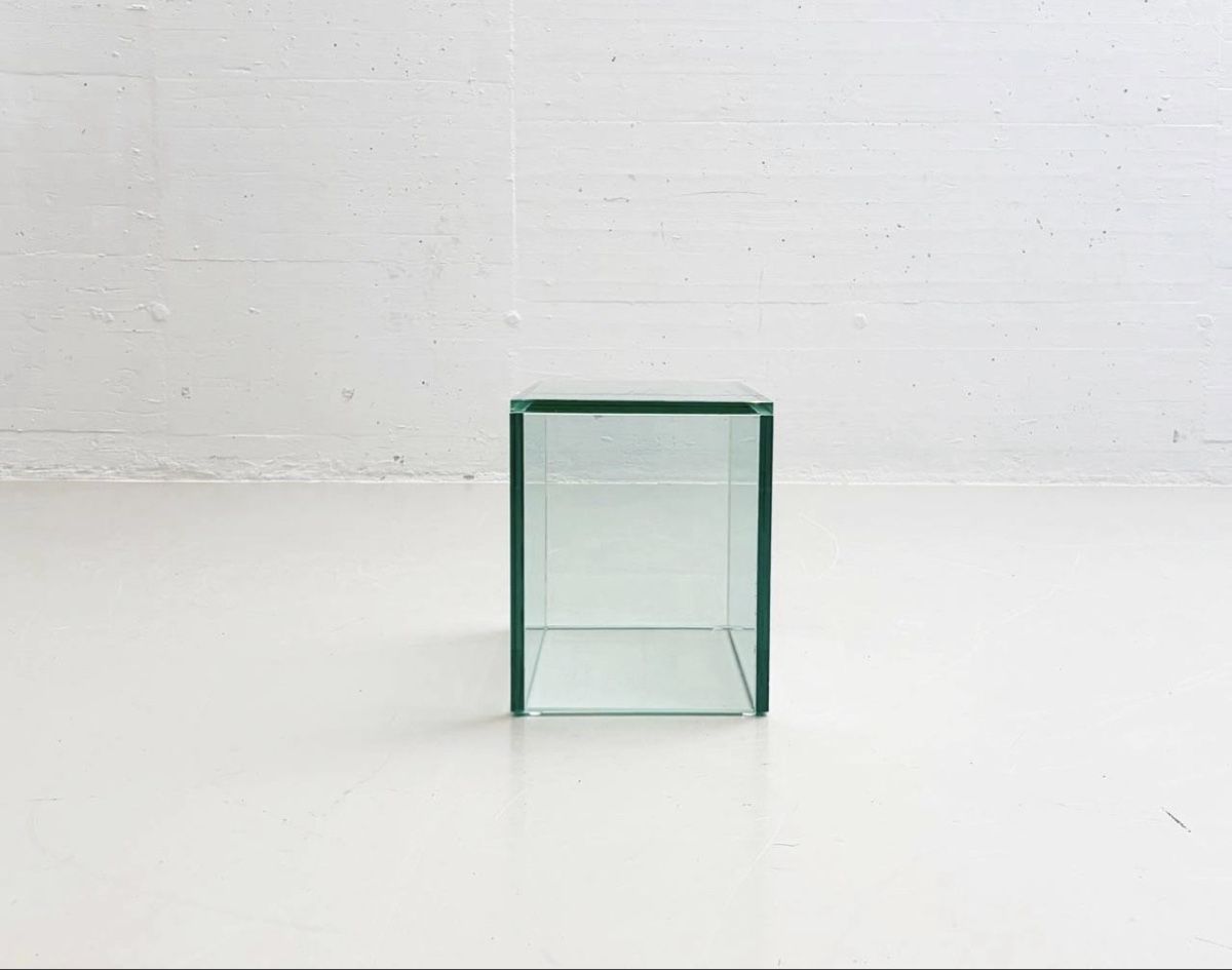 Comodini: BEISTELLTISCH AUS MASSIVEM FLOATGLAS, 1990 – Usato da Glattbrugg venduto da SonnySchwarz 3