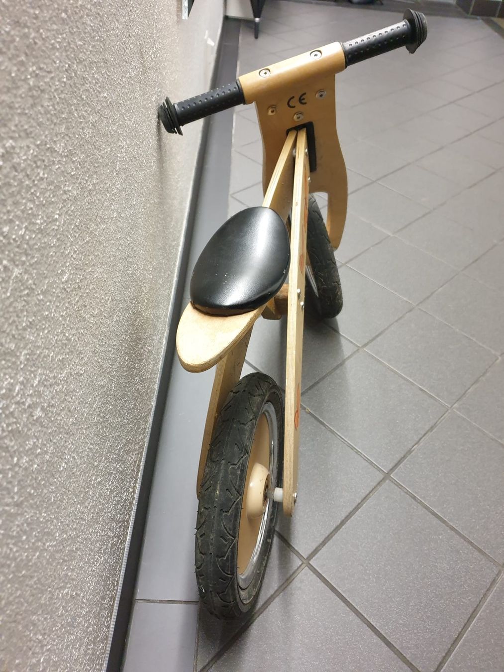 Veicoli per bambini: Laufrad aus Holz – Usato da Zürich venduto da sb_t28m 4