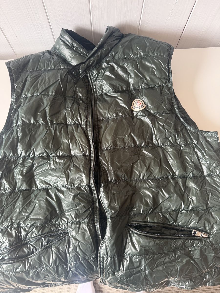 Moncler Gilets & Westen: Moncler Gilet M – Gebraucht aus Bern von tim_pf7s