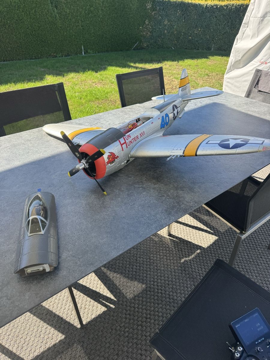 Modellismo RC: RC Flugzeug P-47 Thunderbolt silber – Usato da Oberwil-Lieli venduto da shintom 2
