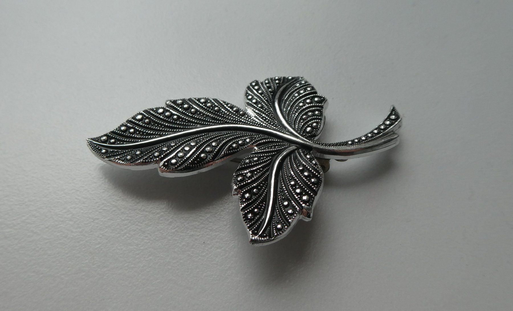 Spille & Fermagli: Vintage Blattbrosche 60er Modeschmuck – Usato da Frauenfeld venduto da ZAZ12 2