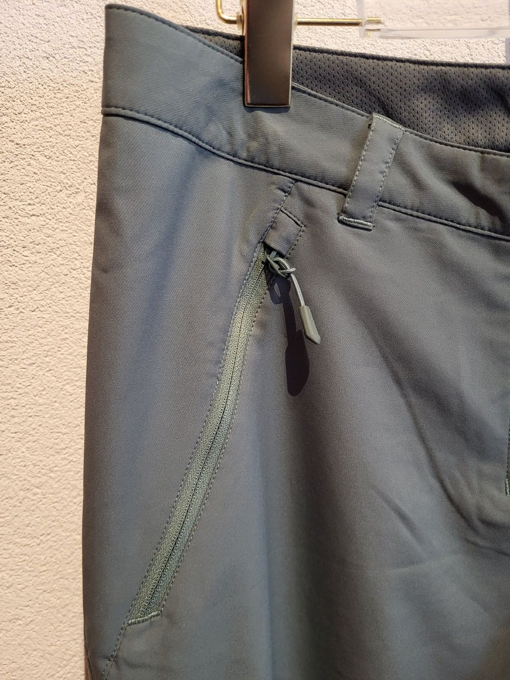 Jack Wolfskin Hosen: JACK WOLFSKIN - Pantalons de Randonnée, Taille 44 – Neu (gemäss Beschreibung) aus Haute-Nendaz von DetoutDerien 4