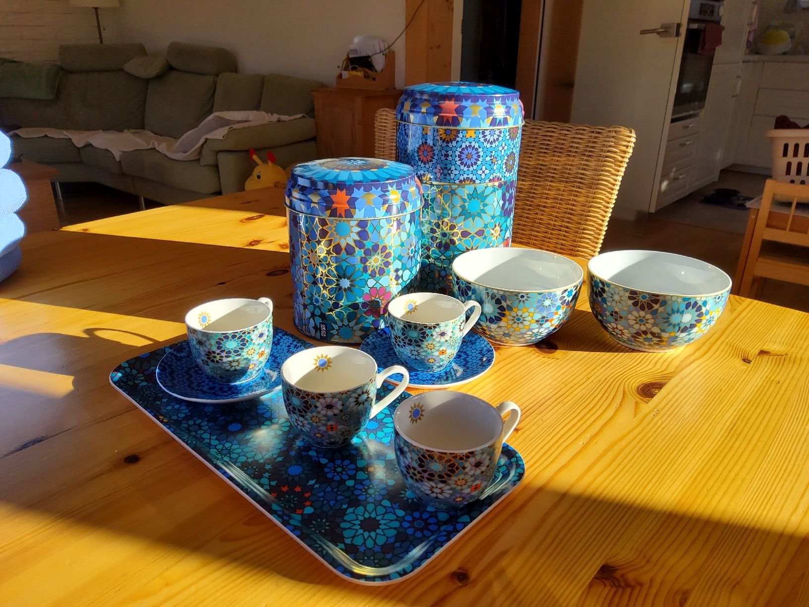 Set di piatti: Geschmackvolles "Imagest d'Orient Set" mit passendem Tablet – Usato da Wattwil venduto da Leonardo1 6