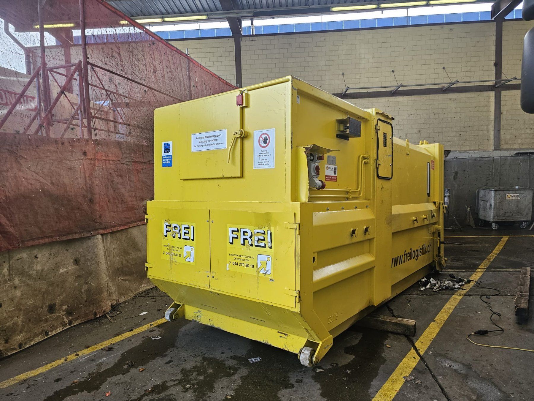 Altro per Ufficio & Commercio: Absetzcontainer 10m3 mit seitlichem Einwurf – Usato da Wallisellen venduto da Recytech