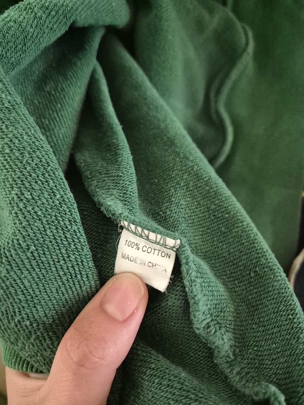 Pullover & Sweatshirts: Grüner Hoodie – Gebraucht aus Schlieren von nat_76vd 3