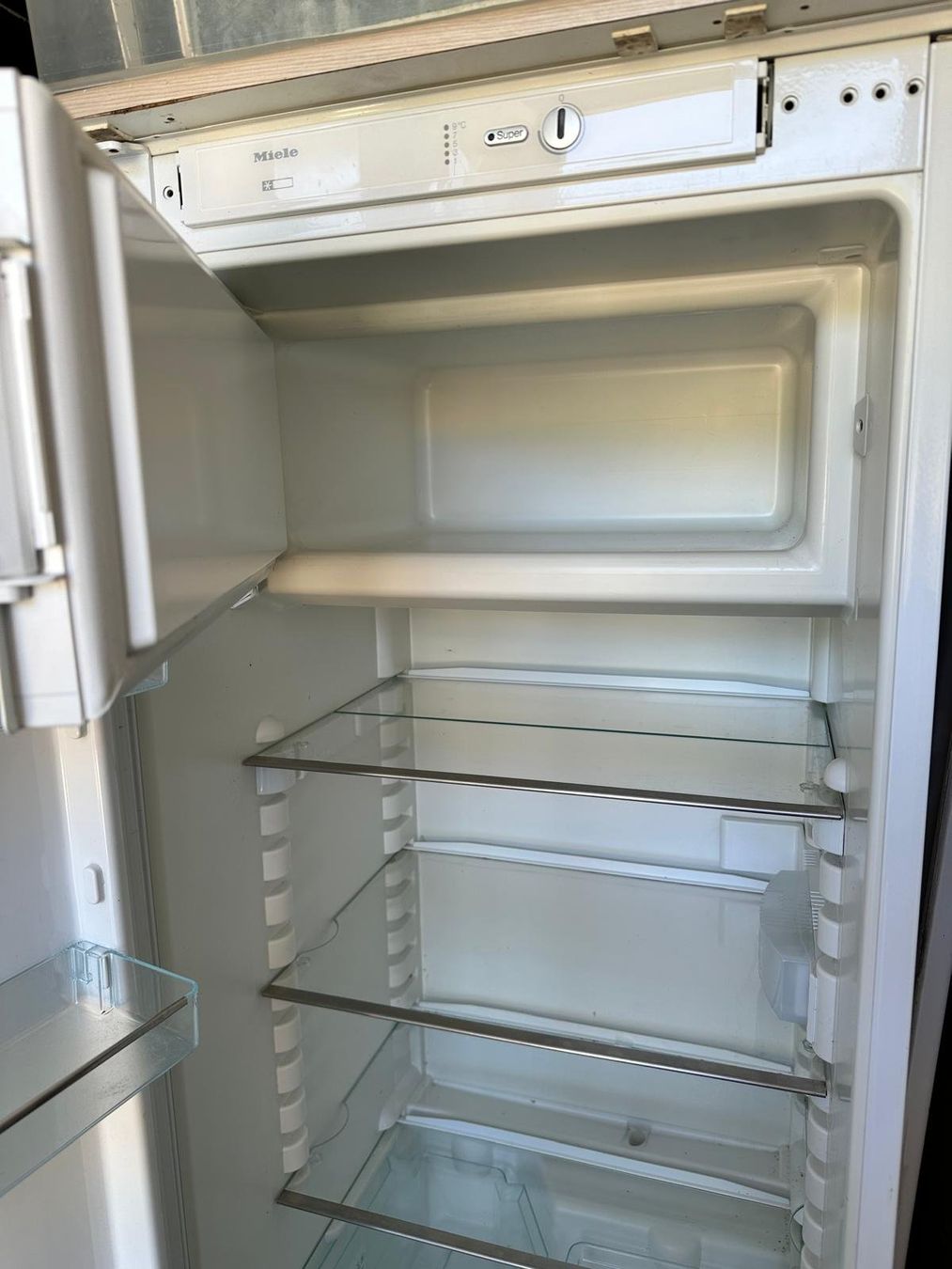 Miele Frigoriferi: Miele Einbaukühlschrank – Usato da Spreitenbach venduto da Space_X 6