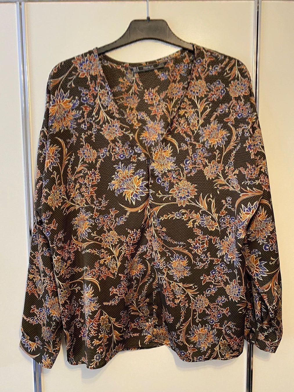 Zara Blusen: Damen Bluse von ZARA gr. M – Gebraucht aus Pfungen von Outlet64
