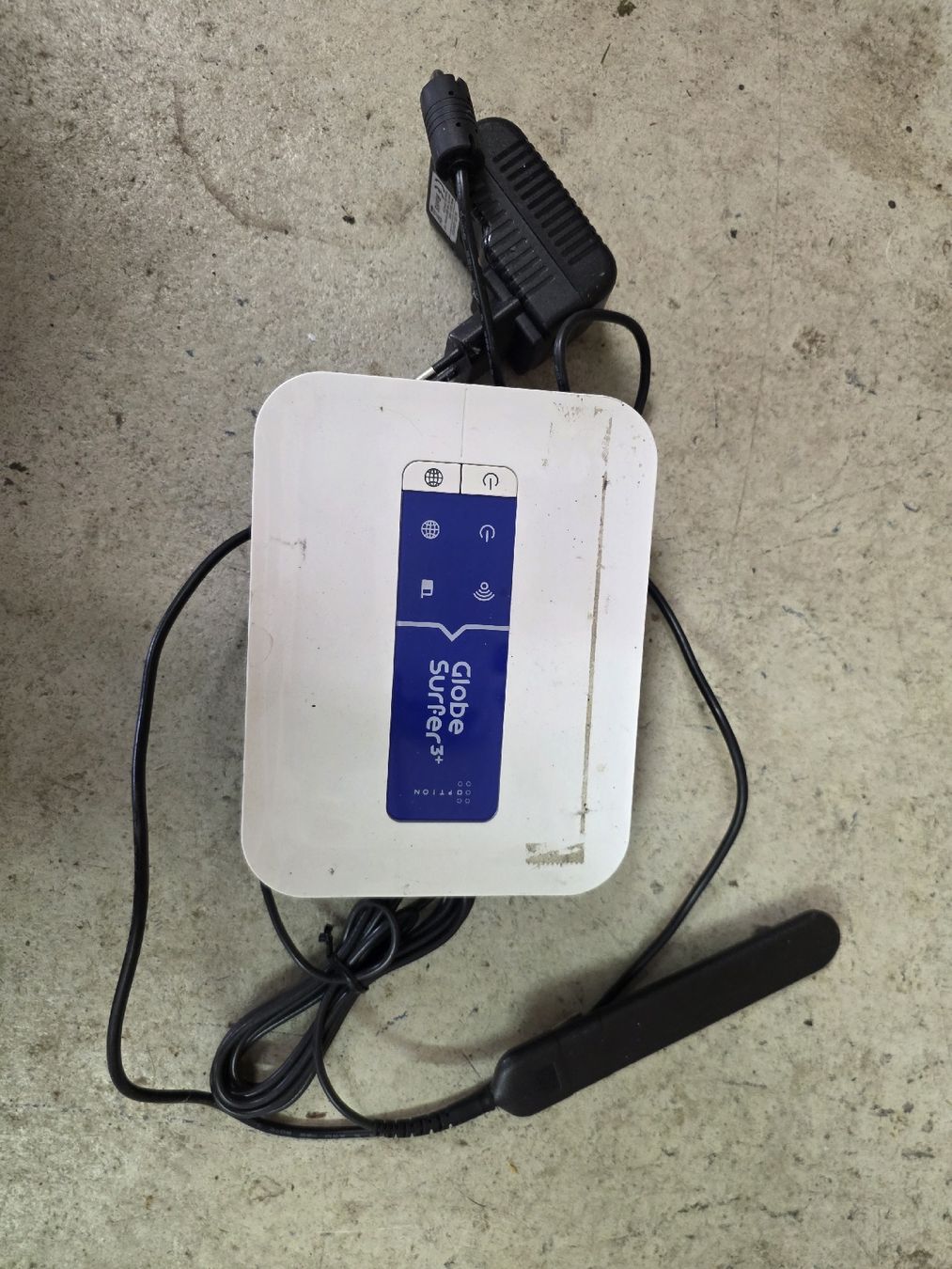 Modem & Router: Globe Surfer 3+ Router mit Netzteil und Antenne gebraucht – Usato da Bad Zurzach venduto da Schaeubli-Group