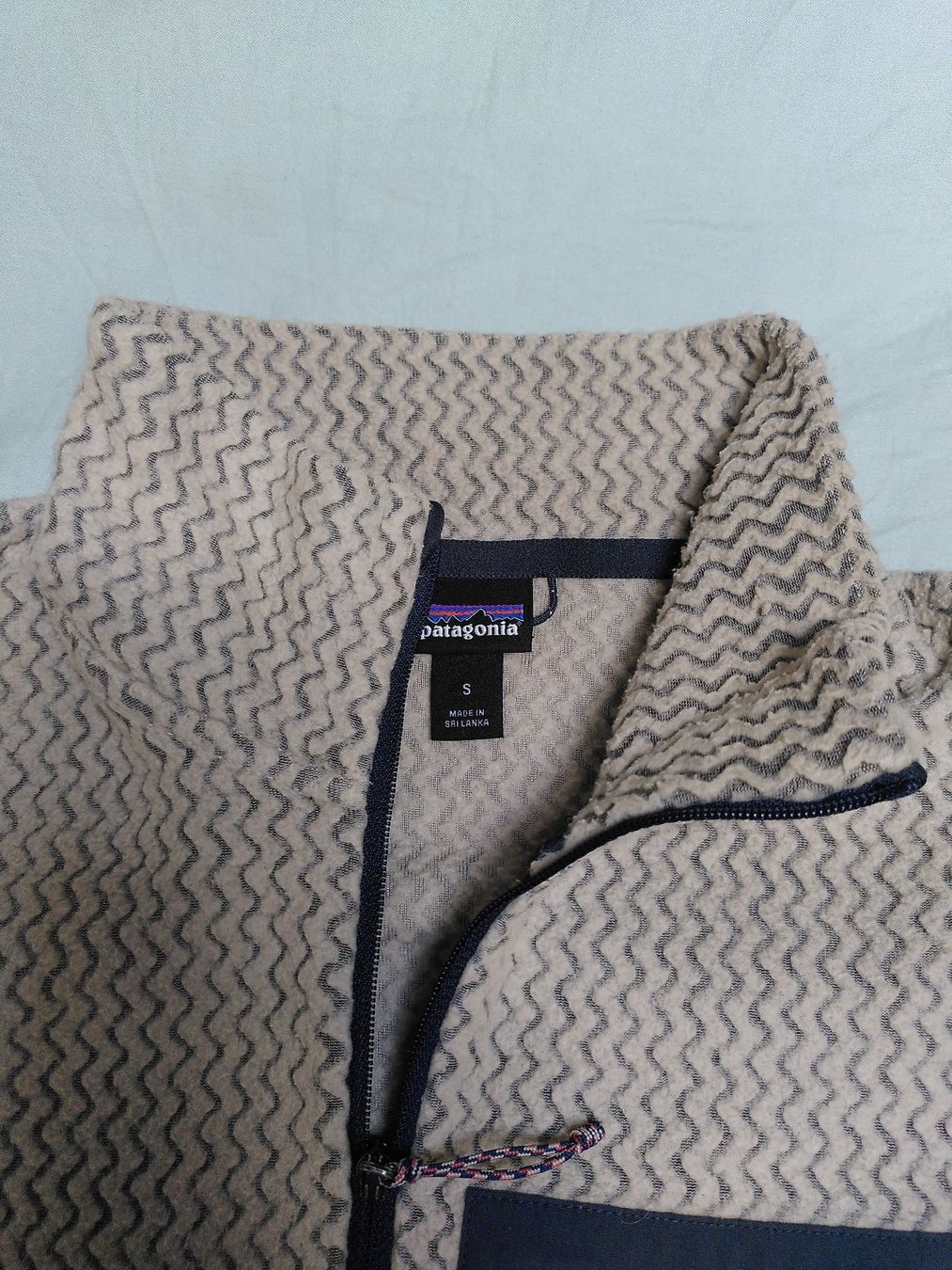 Patagonia Maglioni & Felpe: Patagonia R1 polaire beige – Usato da Lausanne venduto da Flofloflofloflo 1