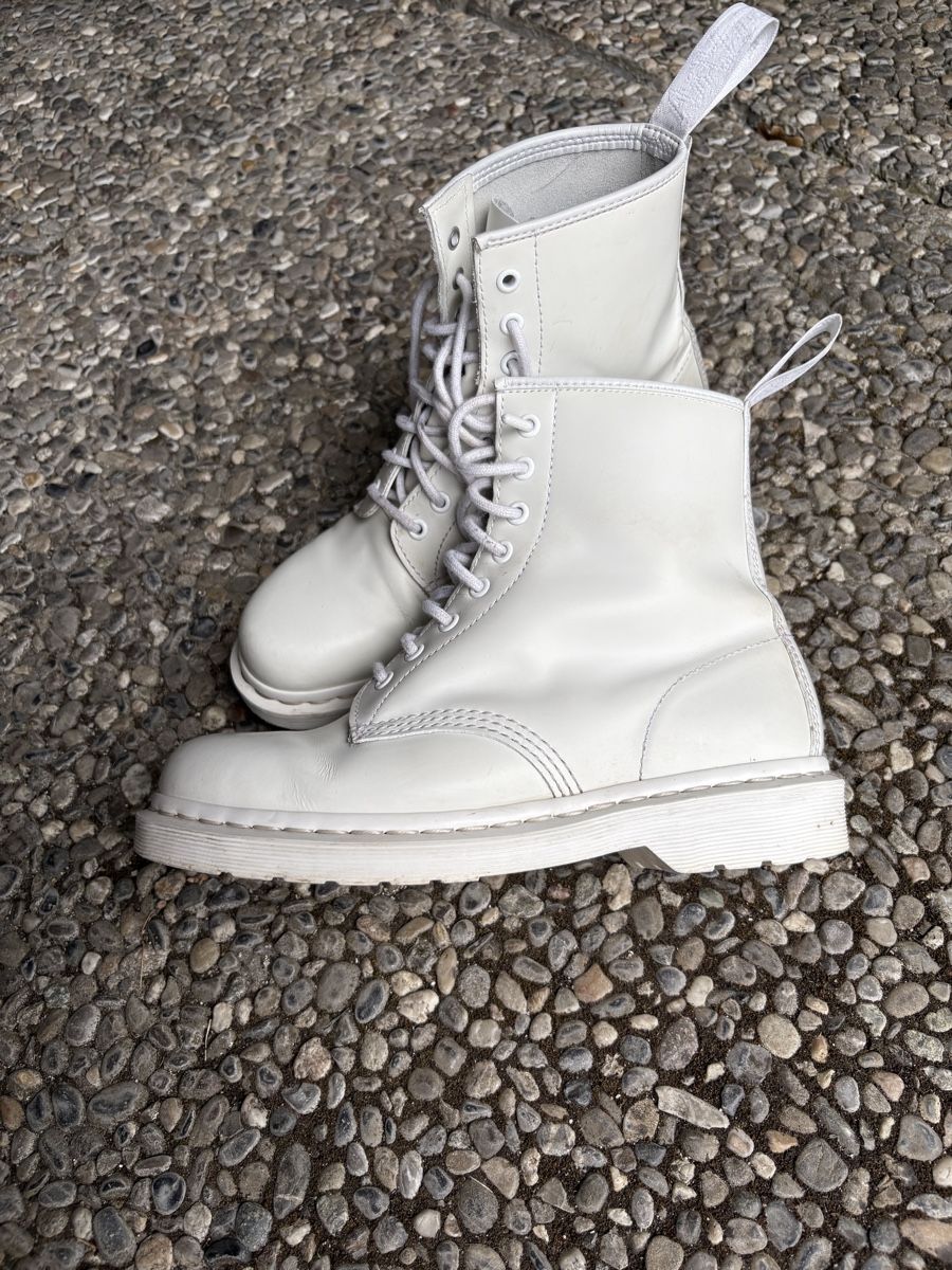 Dr. Martens Herrenschuhe: Dr. Martens weiss – Gebraucht aus Rombach von akiromay 1