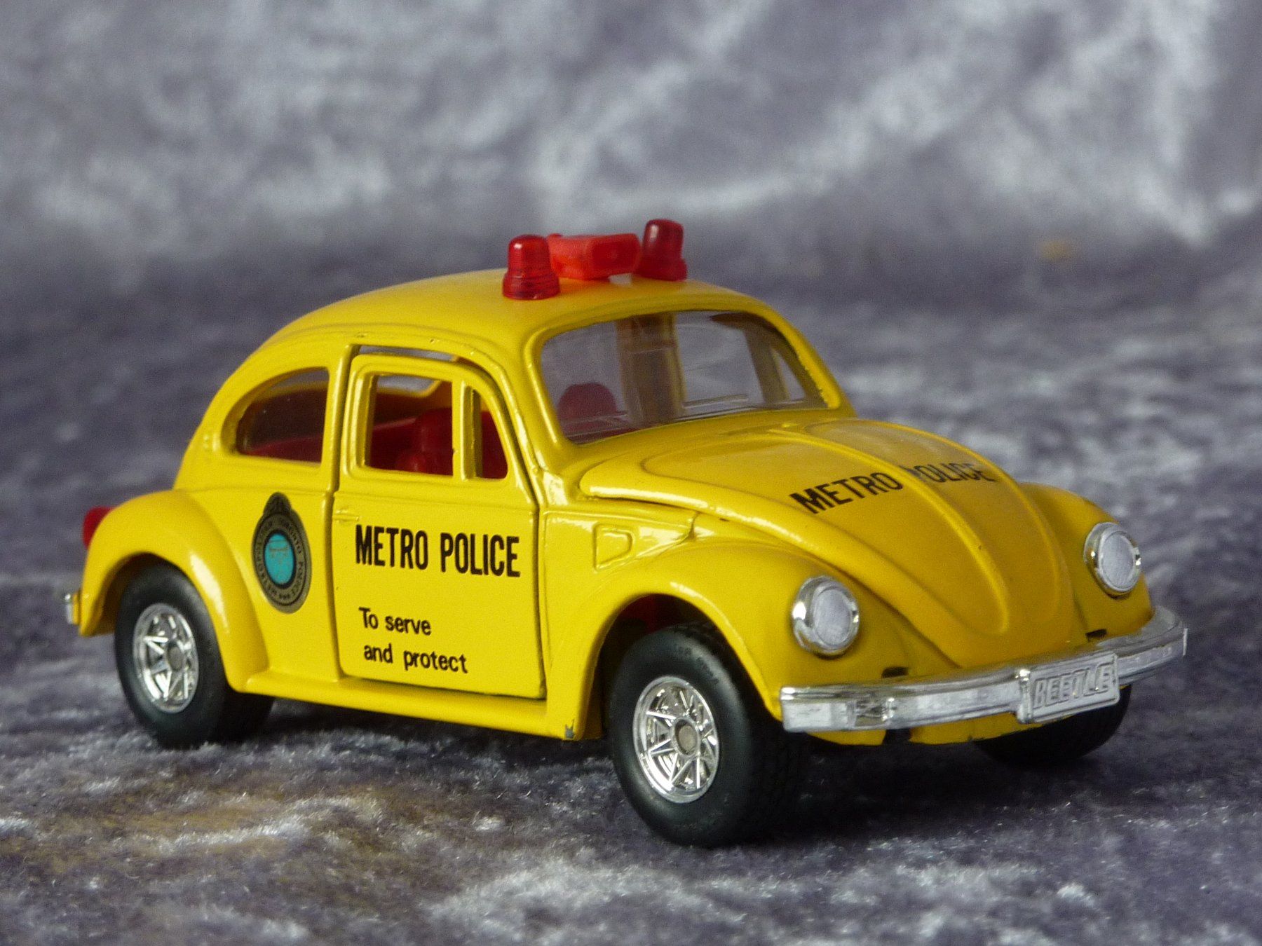 Volkswagen Modellini d'auto: VW Käfer Metro Police 1:43 – Usato da Dürrenäsch venduto da modellautos4you 5