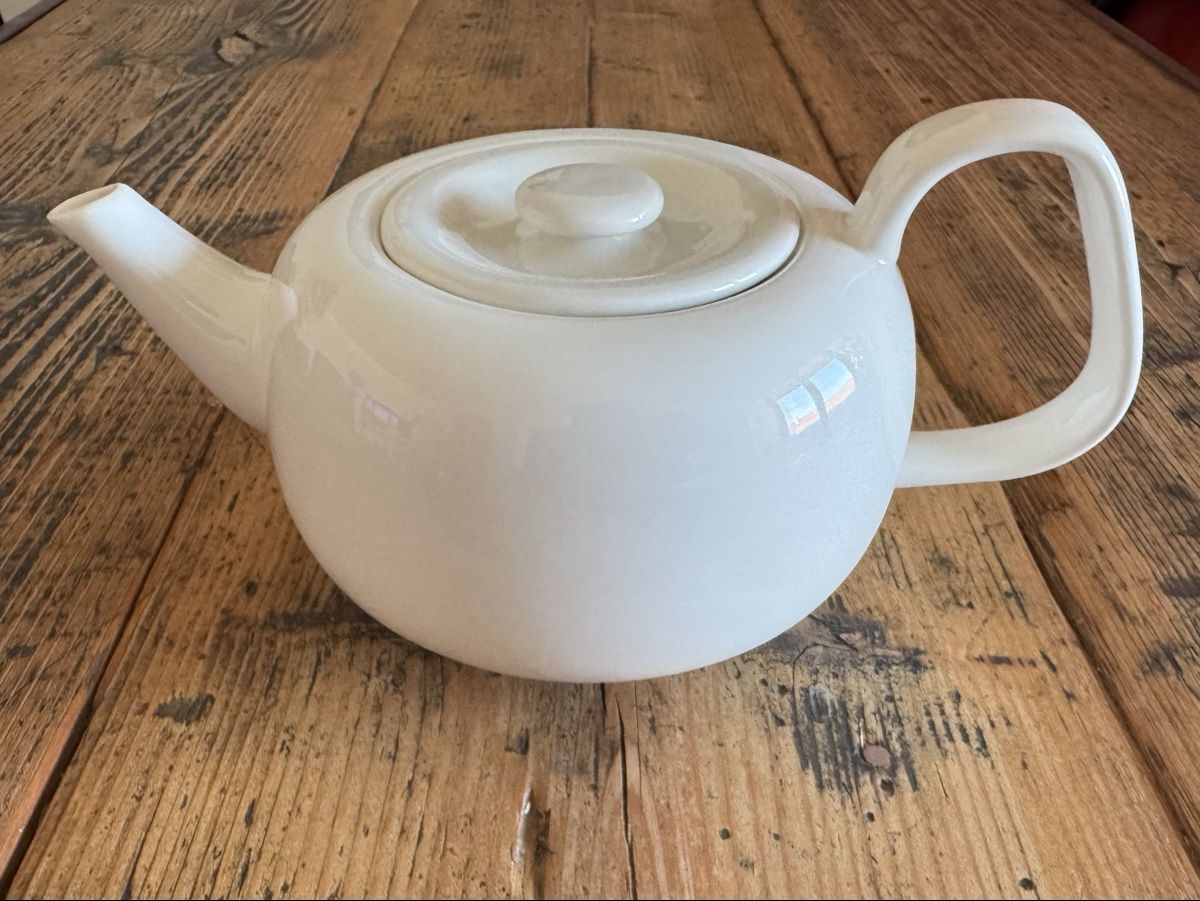 Iittala Teekannen: Iittala Teekanne – Gebraucht aus Basel von str_sxs5