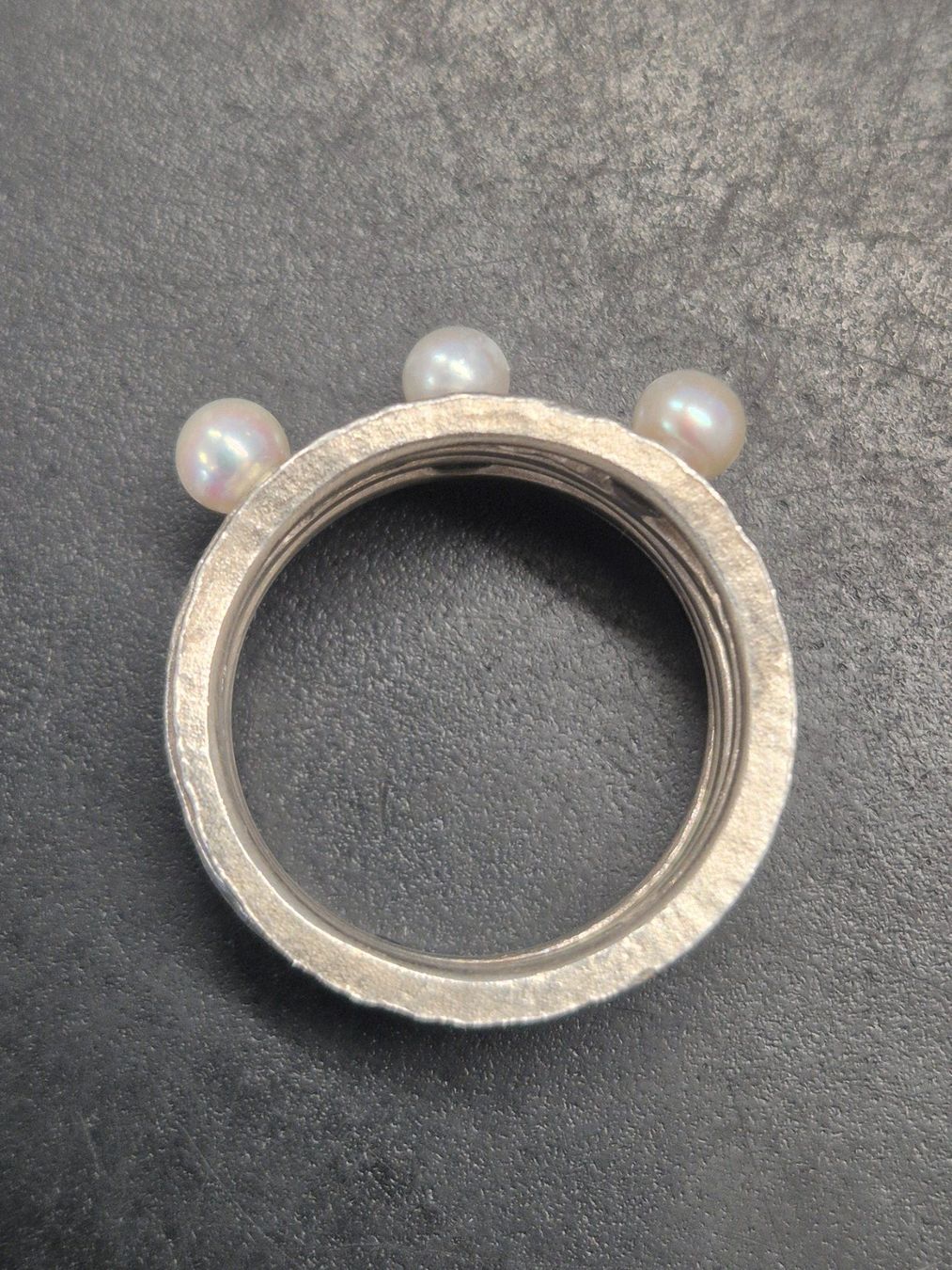 Anelli: Echt Silber Ring mit 3 kleinen Perlen – Usato da Luzern venduto da lupol_Verwertungen 2
