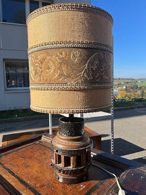 Lampade: Lampe originale sur moyeu de roue de char – Usato da Saules venduto da Pathan 1
