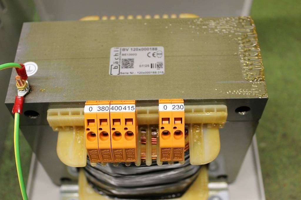 Composants électroniques: Trafo  400 Volt-230 Volt  Bächli – D'occasion à Werthenstein par joniace 2
