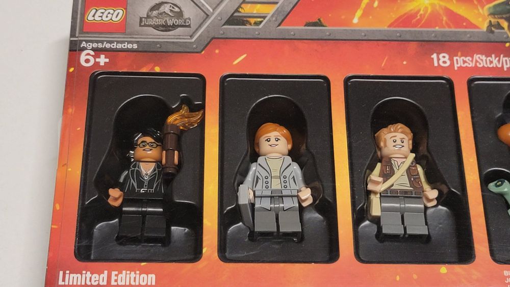 Lego jurassic world hot sale limited edition minifigures