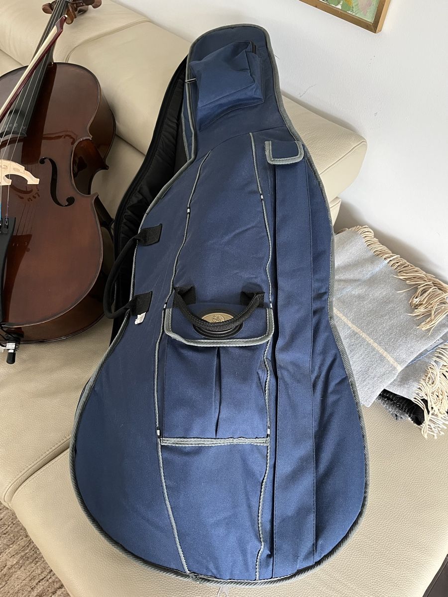 Strumenti musicali: Kinder Cello mit Bogen und Tasche – Usato da Teufen AR venduto da Narina40 1