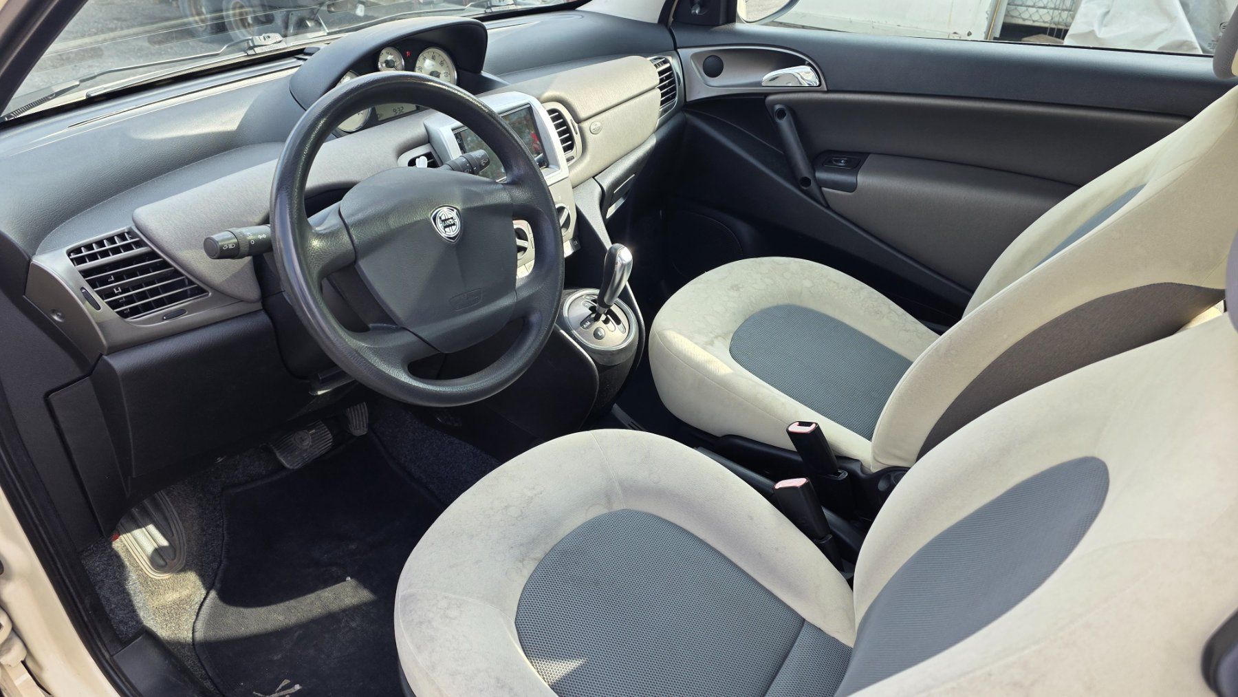 Lancia Autos: Lancia Ypsilon 1.3 JTD Automat – Gebraucht aus Arbon von .Tropxe. 7