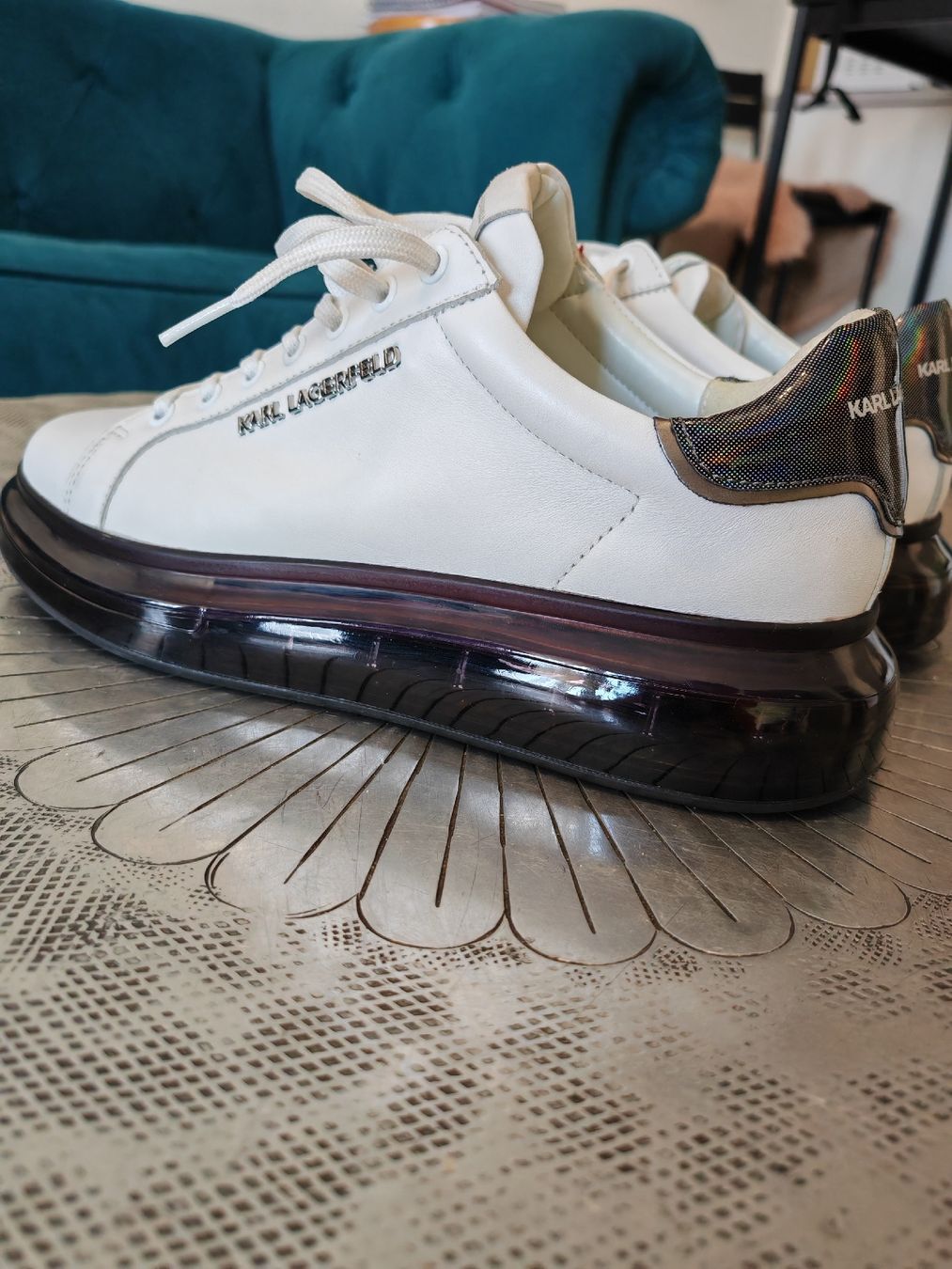 Herrenschuhe: Baskets Karl Lagerfeld blanches pointure 43 – Gebraucht aus Basel von ICI-CHEZ-NOUS 8