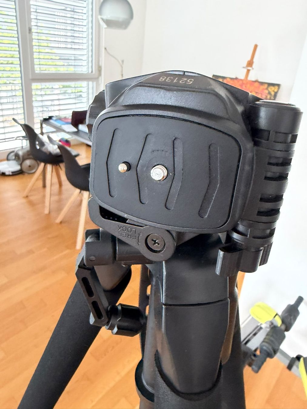 Treppiedi & Teste: Stativ ALPHA 3800 mit Tasche, neuwertig  – Nuovo (secondo la descrizione) da Reinach AG venduto da Rousseau_J 1