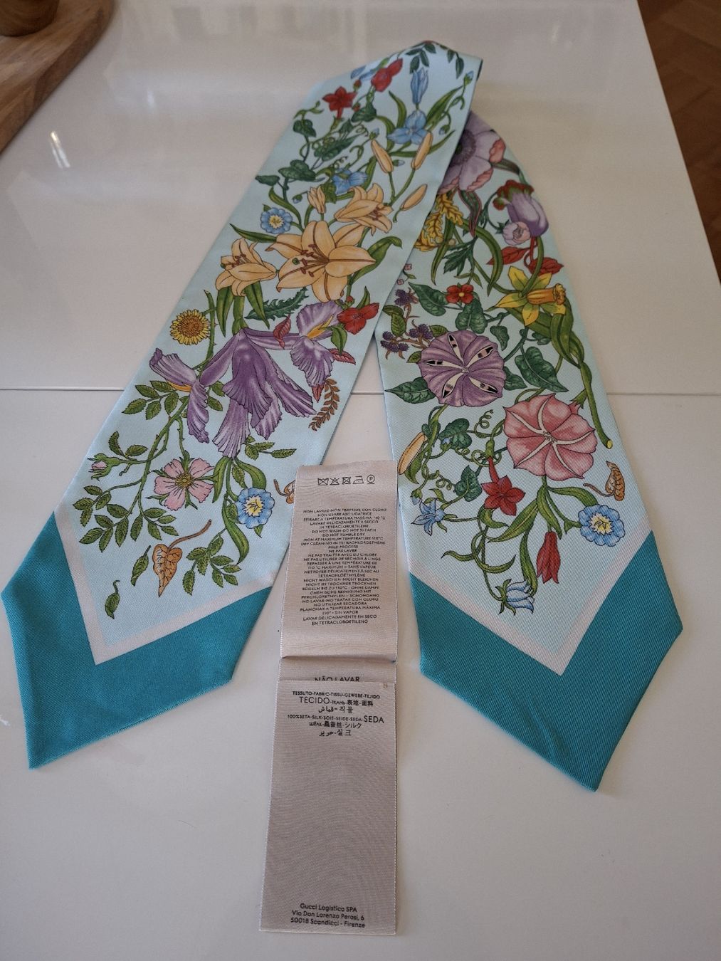 Gucci Foulard & Sciarpe: Foulard Gucci floral – Usato da Lausanne venduto da Cognitia 4