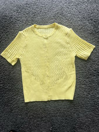 Strickjäckli Frühling💛, Grösse S, gelb, neuwertig!
