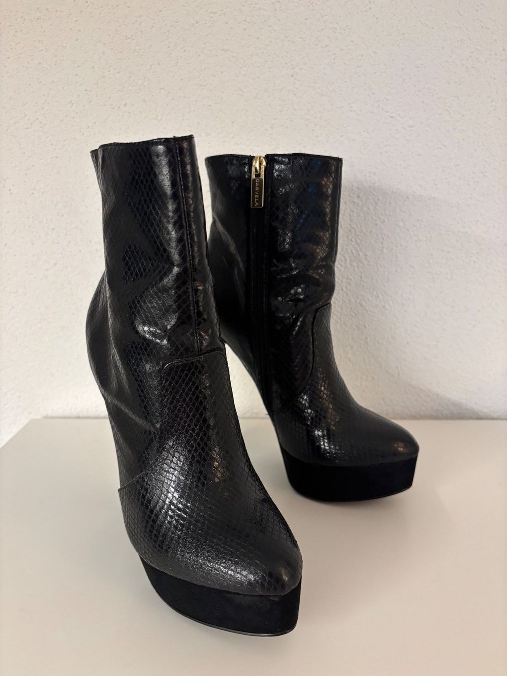 Scarpe da donna: Carvela strut ankle boot 37 - like new – Usato da Zürich venduto da cel_kv7b 1