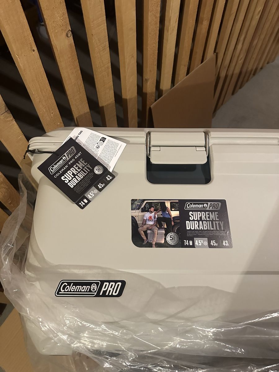 Coleman Frigoriferi & Refrigeratori: Coleman Pro 45qt Kühlbox – Nuovo e nell'imballaggio originale da St. Gallen venduto da 987JDBA 4