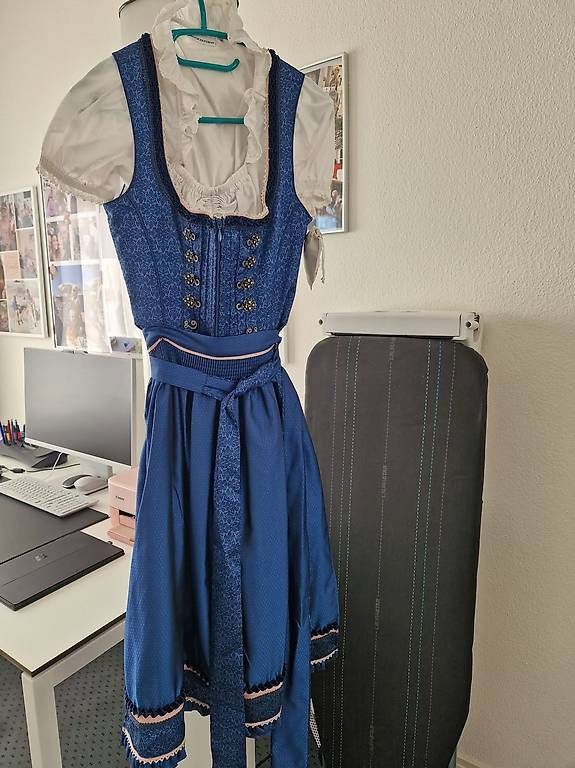Kleider: Dirndl Krüger  – Neu und originalverpackt aus Zürich von sunflower9 3