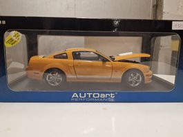 AutoArt Ford Mustang Modellauto 1:18 neuwertig