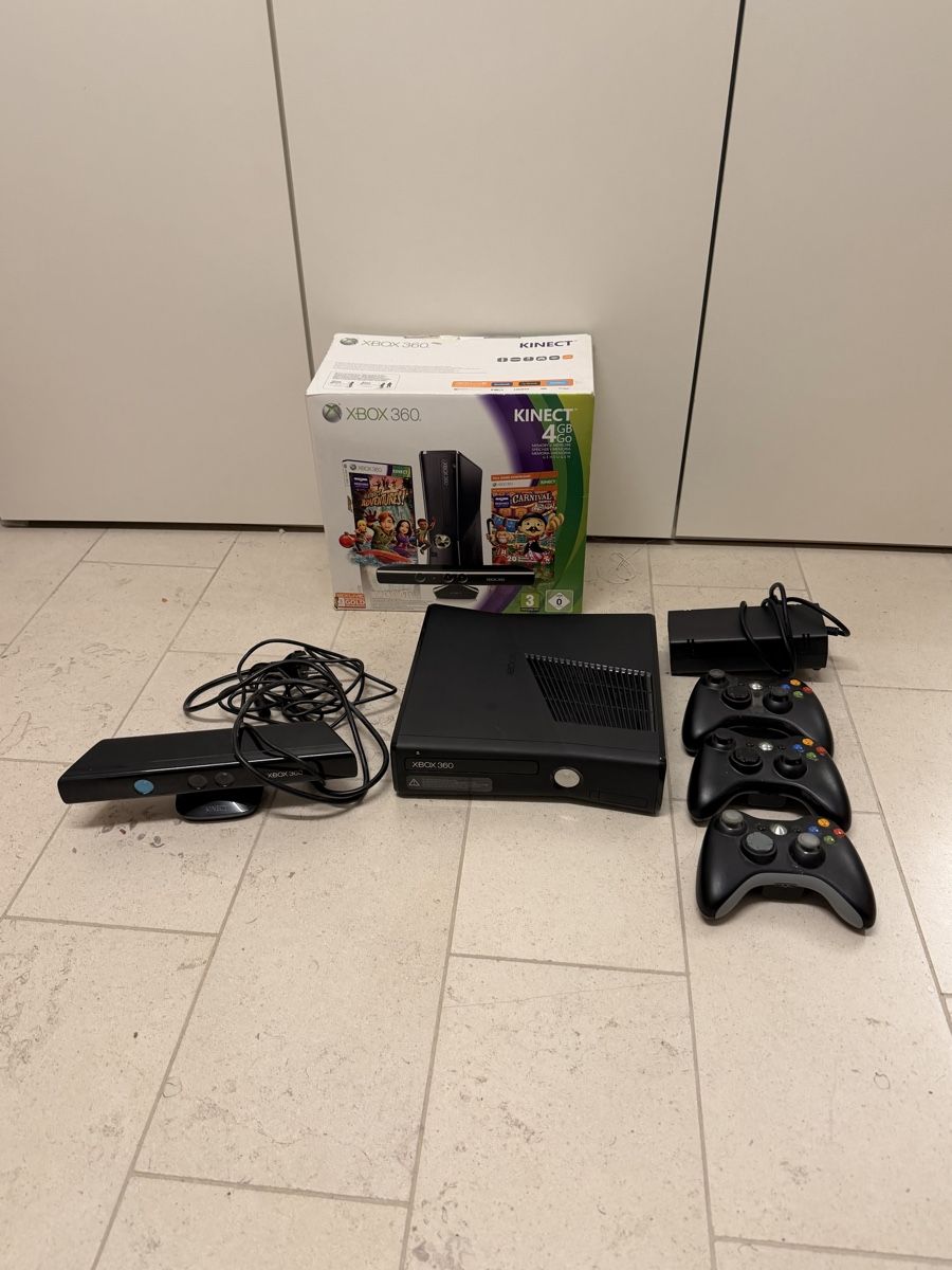 Microsoft Console: Xbox 360 Kinect Konsole mit 3 Controllern – Usato da Gockhausen venduto da max_t9mh