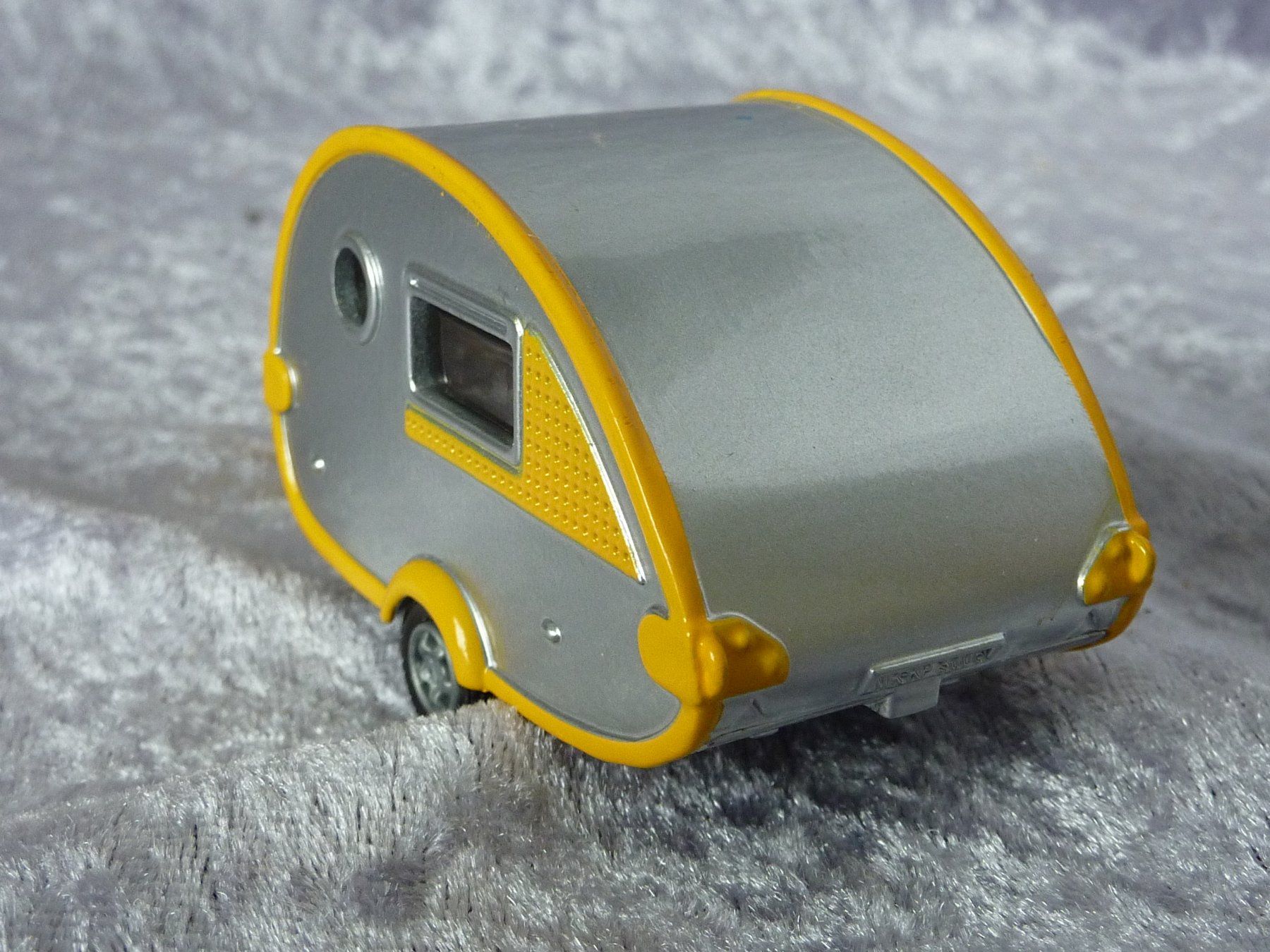 Siku Voitures modèles: VW Beetle mit Tabbert Tab Siku – D'occasion à Dürrenäsch par Cobra1ch 2