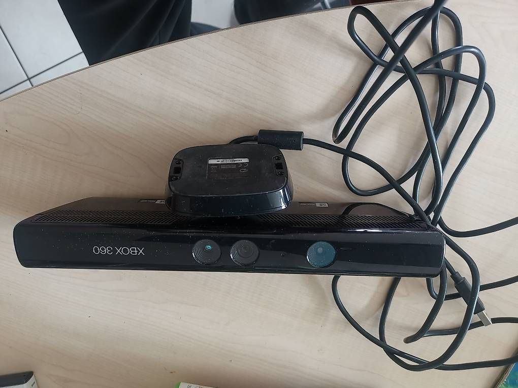 Consoles: Boîtier pour xbox – D'occasion à La Corbaz par Emma22cj